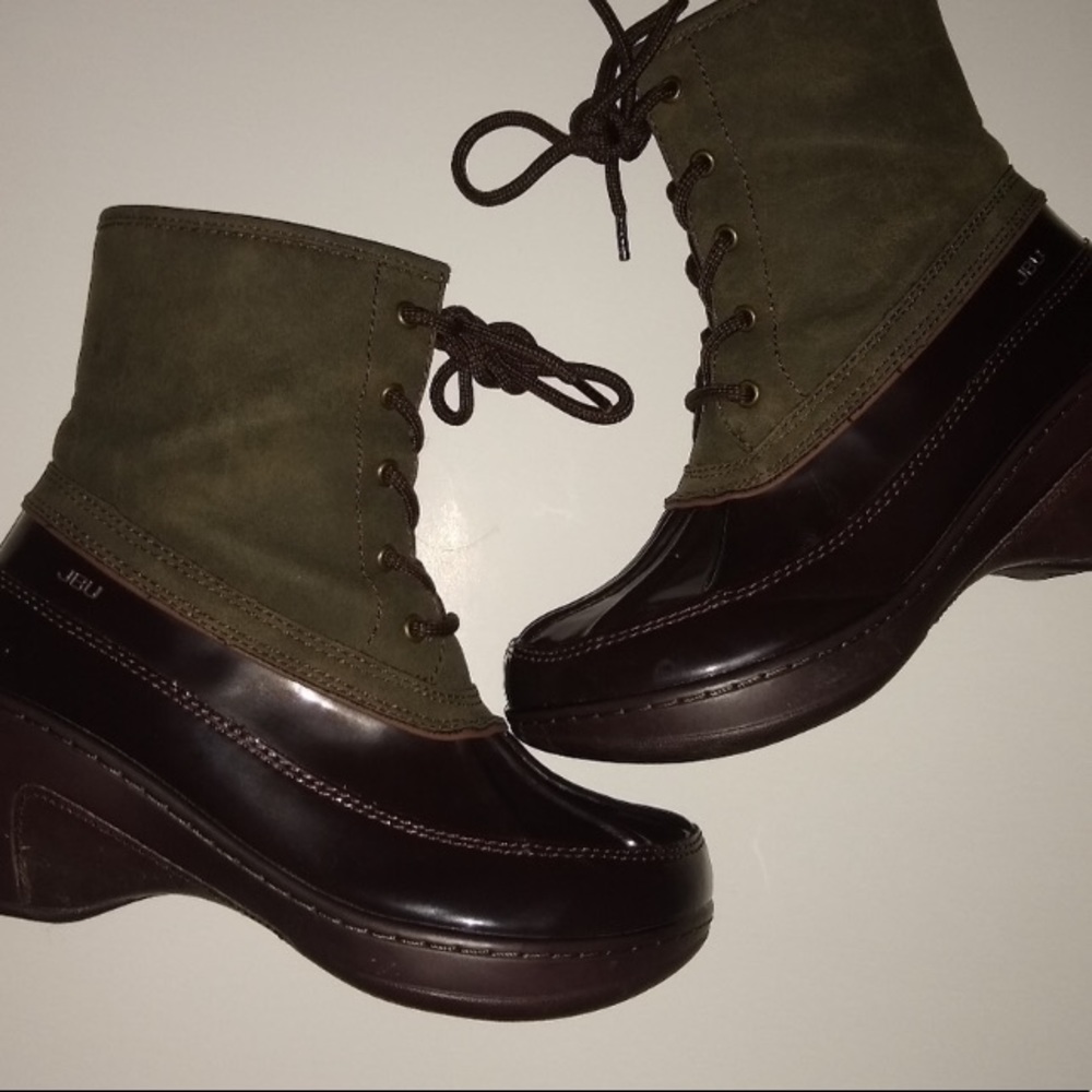 JBU by Jambu Wedge Duck Boots size 8